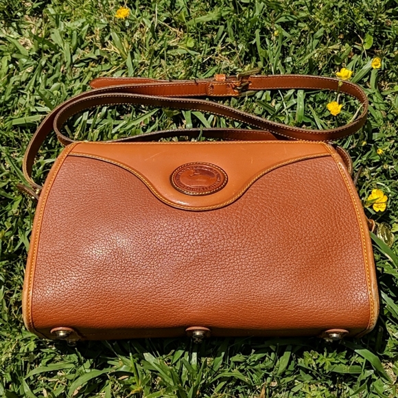 Dooney & Bourke Handbags - 🌈❤️Dooney and Bourke AWL Crossbody